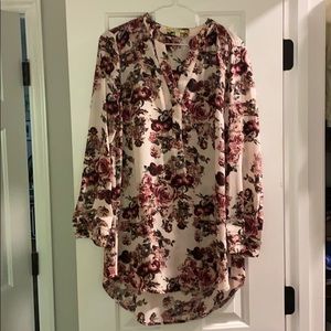 Gianni Bini Floral Tunic Top, new without tag